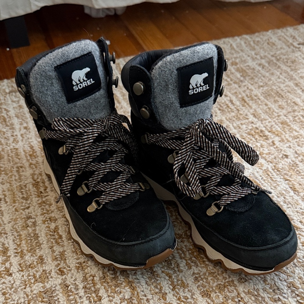 Sorel Women’s Black Winter Boots